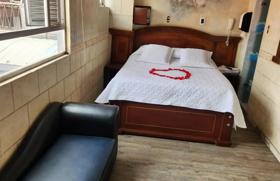Motel Piramides De Cristal-1