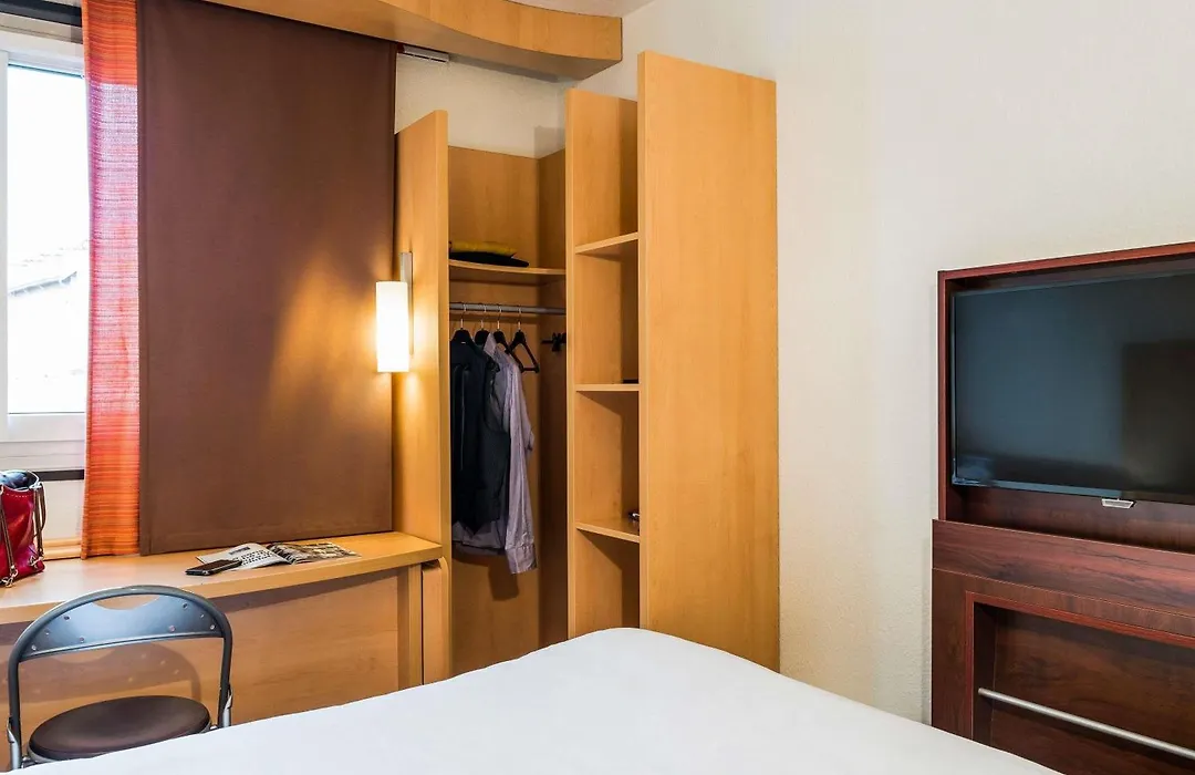 ibis Paris Pont de Suresnes Longchamp-1