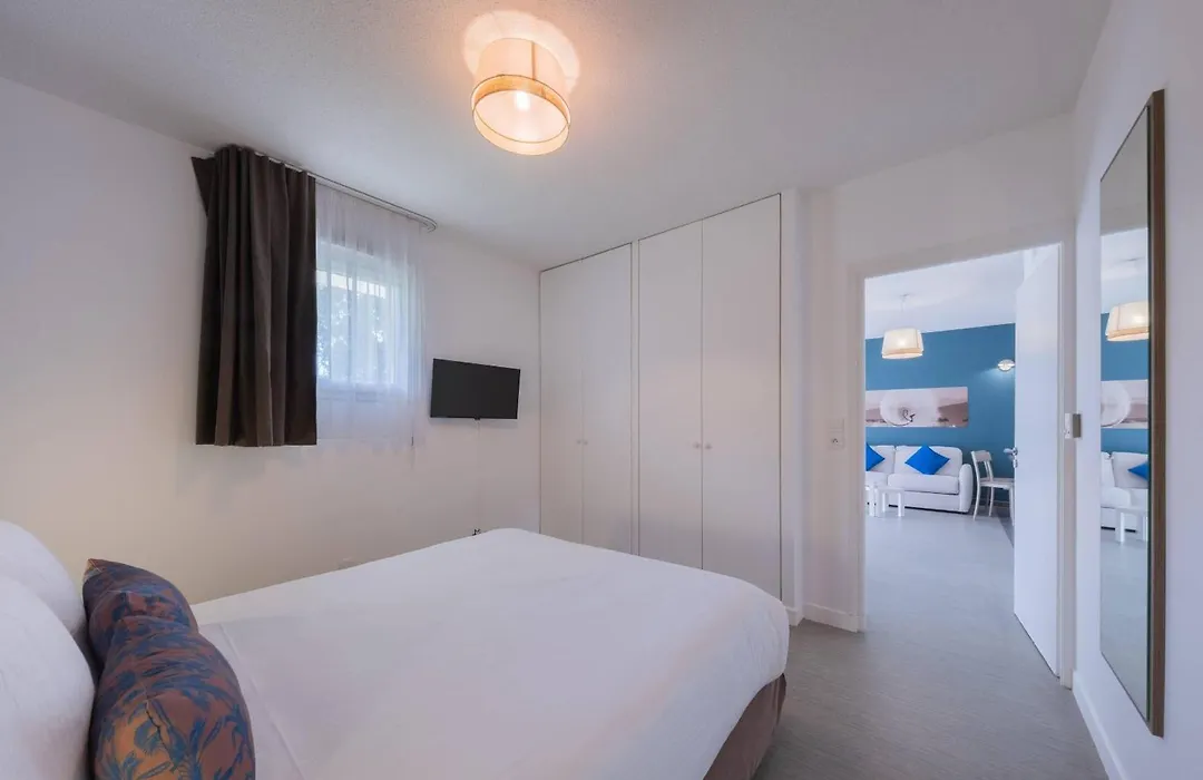 Comfort Aparthotel Cannes Mandelieu-1