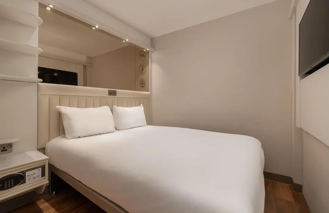 Point A Hotel London Canary Wharf-1