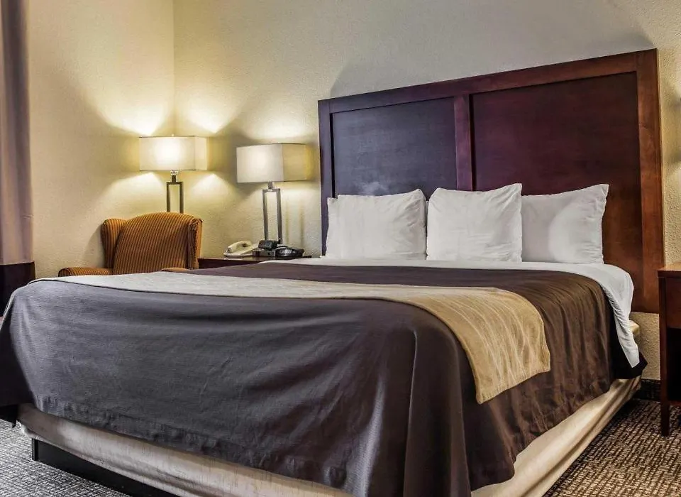 Comfort Inn & Suites-1