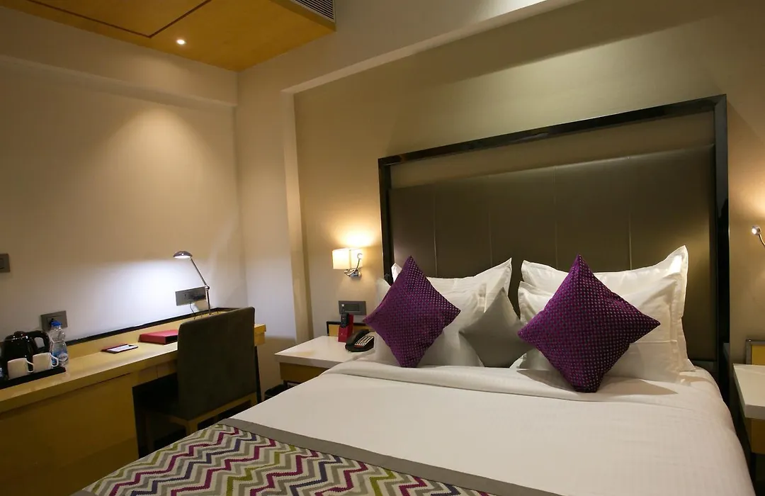 Varju Villa-1