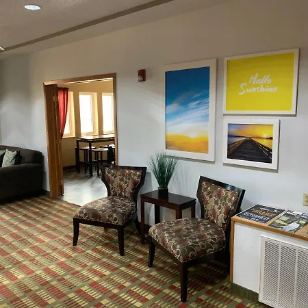 Days Inn By Wyndham Ottumwa-2