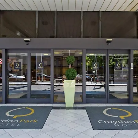 Clarion Croydon Park Hotel-3