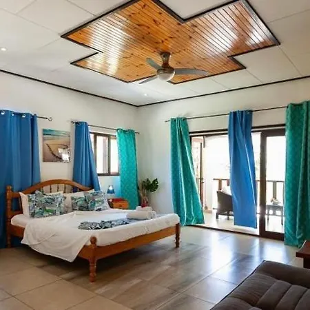 Le Lagon Bleu Guest House By Hyde Tide-2