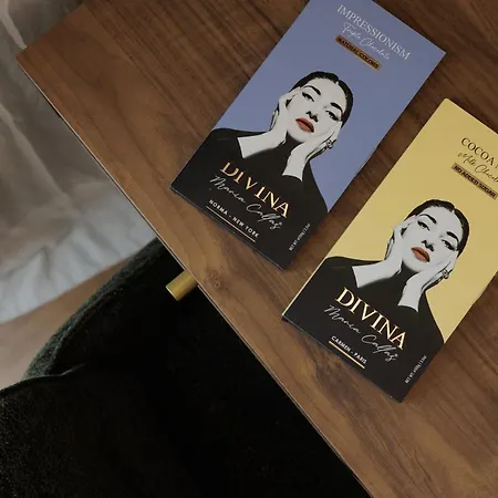 La Divina-2