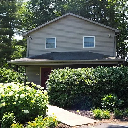 Woodfield Manor - A Sundance Vacations Property-3