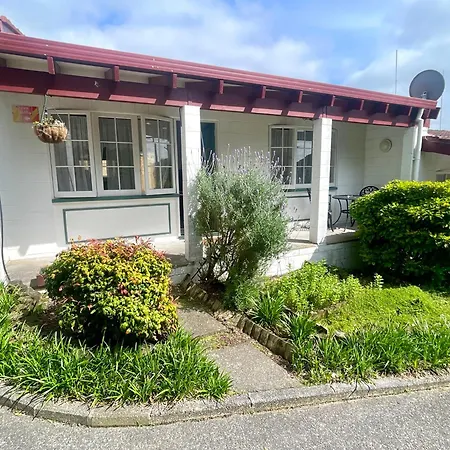 Browns Bay Olive Tree - Pet Friendly Family Apartment-2