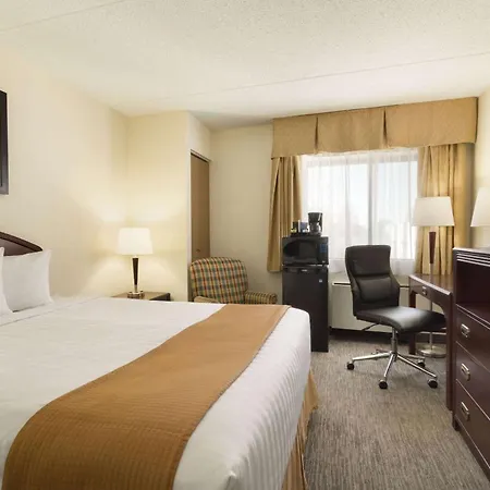 Travelodge By Wyndham Edmonton South-3