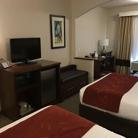 Comfort Suites Near Six Flags Magic Mountain-2