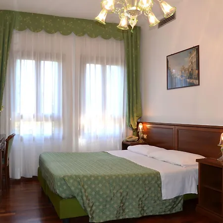Hotel Villa Cipro-2