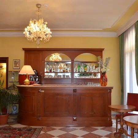 Hotel Villa Cipro-3