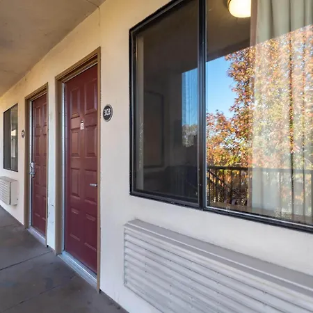 California Inn And Suites, Rancho Cordova-3