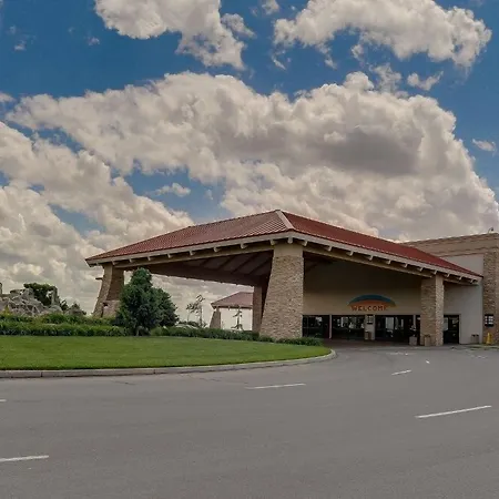 The Lodge At Rolling Hills Casino & Resort-3