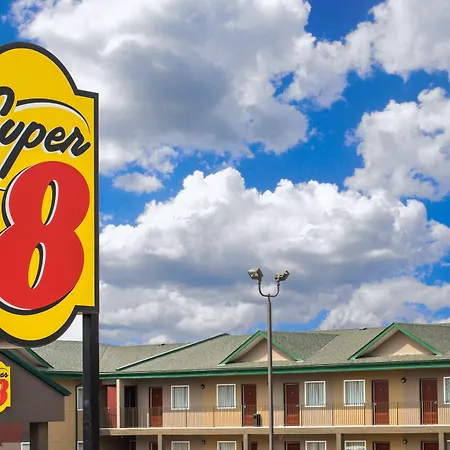 Super 8 By Wyndham Fox Creek-2