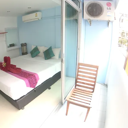 The Room Patong Hotel-3