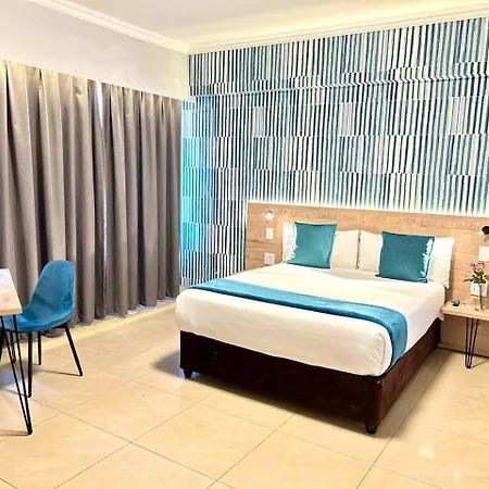 Bayside Self Catering And Hotel 14 Monty Naicker Pinestreet Durban-3