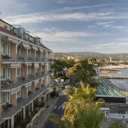 B&B Hotel Diano Marina Palace-3