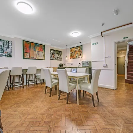 Oyo 24 Sussex, London Paddington-3
