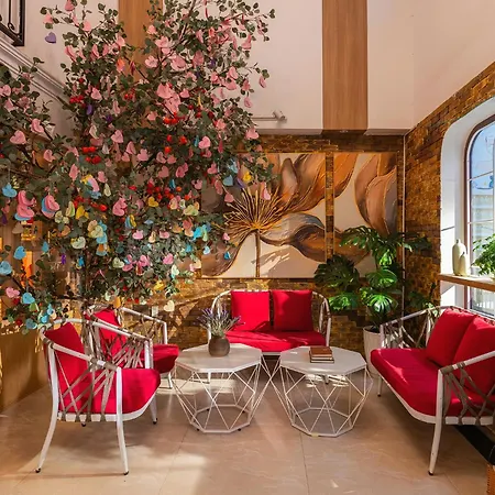 Sweet Lavender Hotel - Ngay Cho Dem Da Lat-3