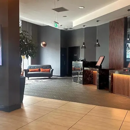 Clayton Hotel Cardiff-3