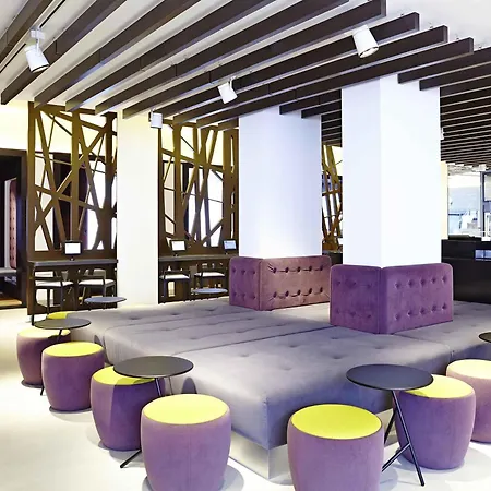 Novotel London Brentford-3