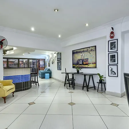 Inn & Out Sandton Park-2