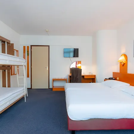 Owl Hotel-2