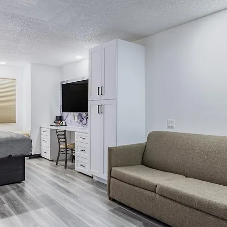 Western Skies Inn & Suites-3