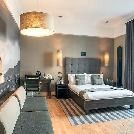 Rooms & Suites Picardy Place-3