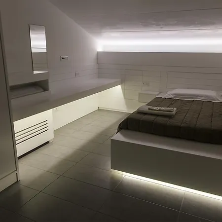 La Chambre-3