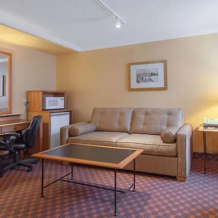 Howard Johnson By Wyndham Vancouver Downtown-2
