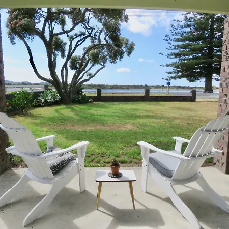 Pohutukawa Bach-3