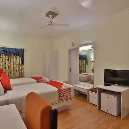 Oyo 2308 Hotel Crown-3