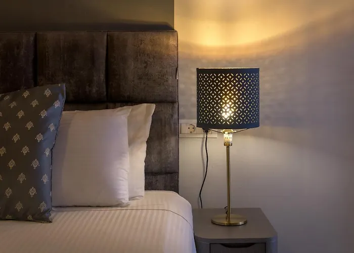 Grace Hotel & Studios