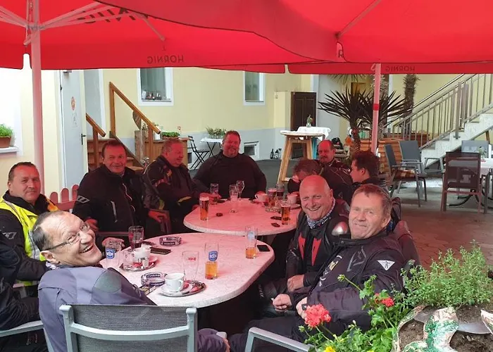 Hotel-Gasthof-Fleischerei - Zur alten Post