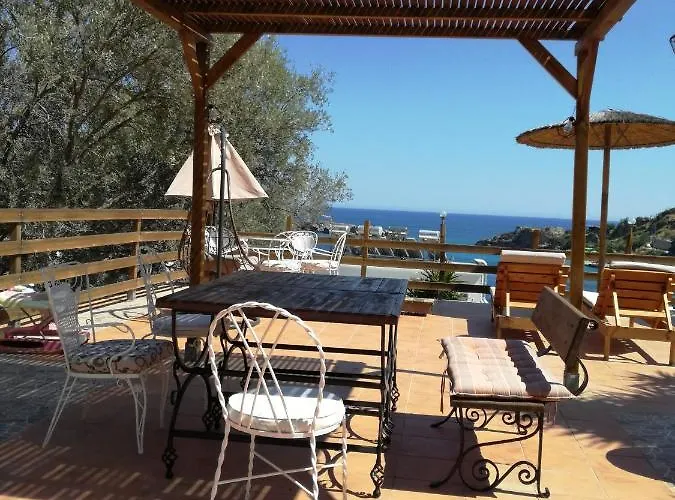 Oasis Hotel Loutro