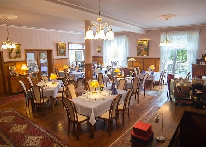 Hotel zur Post - Burg an der Mosel