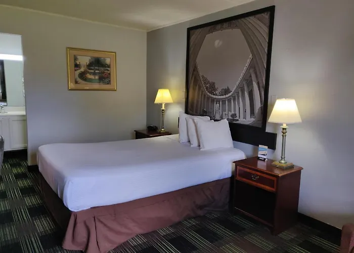 Sprucewood Inn
