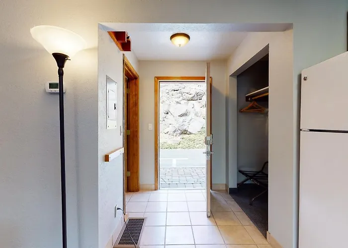 Deschutes Riverside Escape