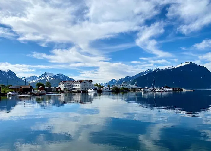 Sunde Fjord Hotel, Free And Easy Parking