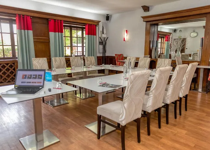 Logis Hotel La Commanderie De Champarey