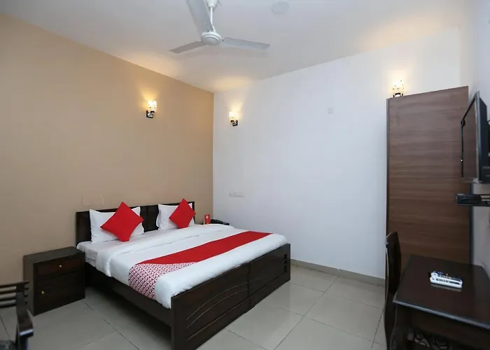 Oyo Mahak Residency
