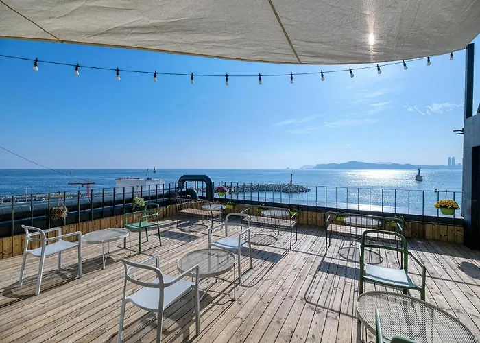 Mipo Oceanside Hotel