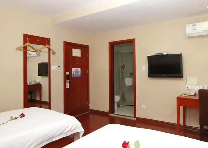 Greentree Inn Rizhao West Station Suning Plaza