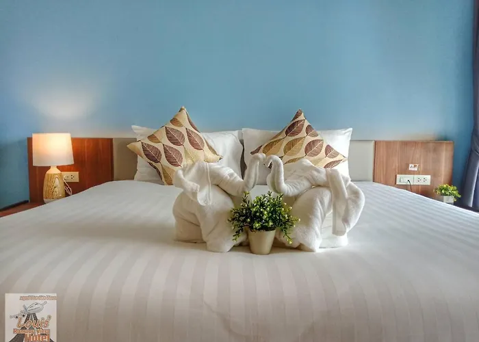 Louis' Runway View Hotel - Sha Extra Plus