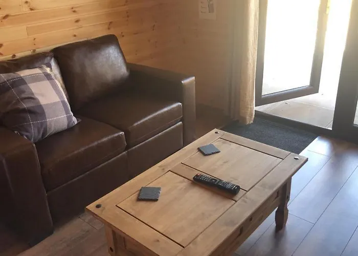 Superior Glamping Pod With Hot Tub