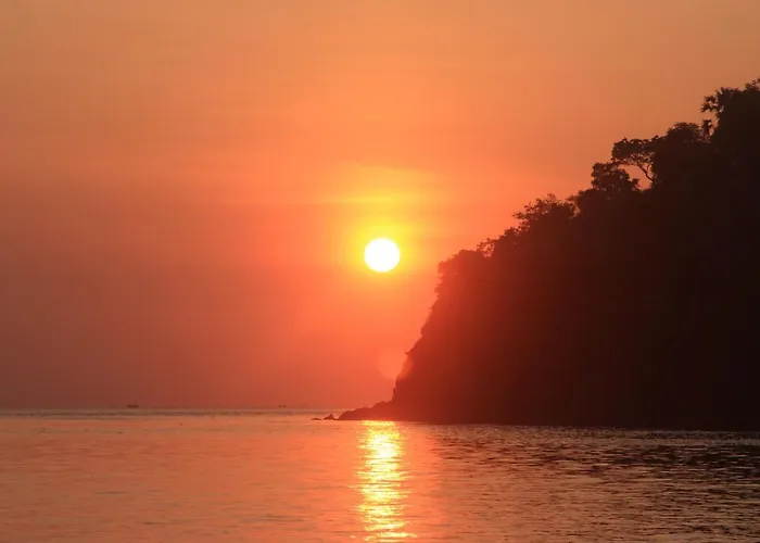 COCONUT BEACH BUNGALOWs&WARUNG 2