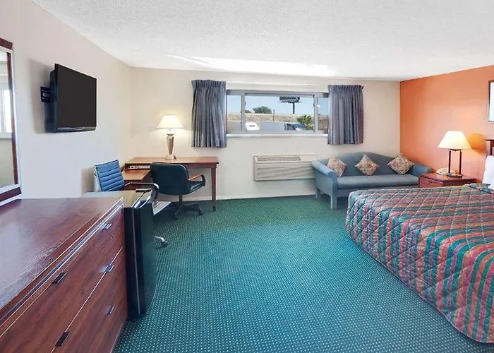 Days Inn By Wyndham Elk Grove Village O'Hare Airport West
