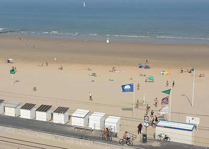 Apartment Raversijde With Seaview